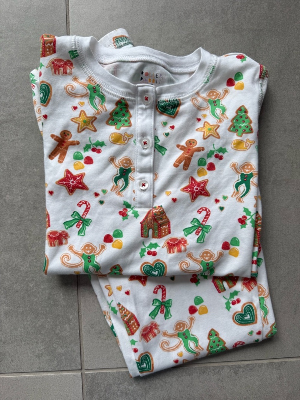 Roller Rabbit Kids White Holiday Gingerbread & Candy Print Pajama Set